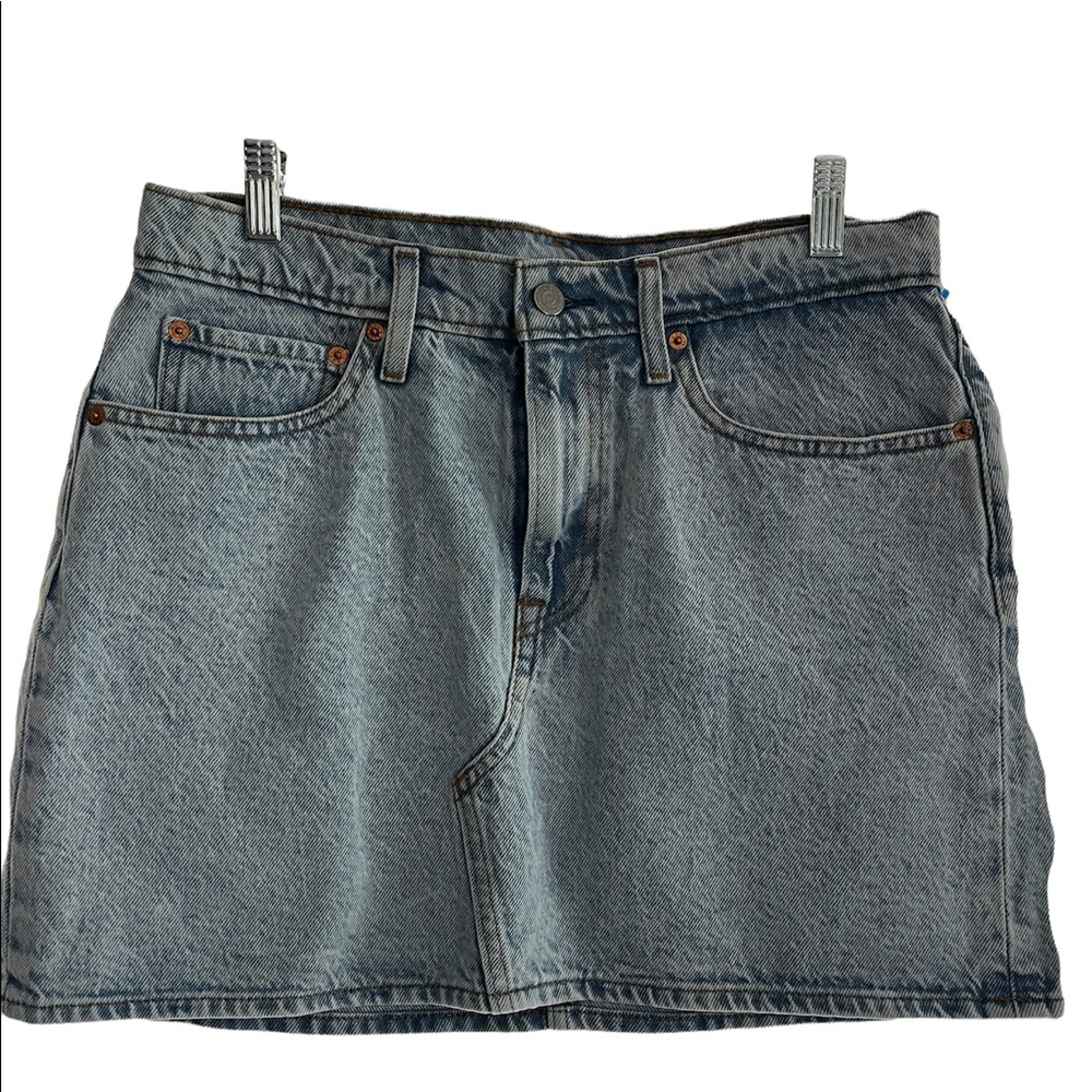 Mint condition Levi’s denim skirt